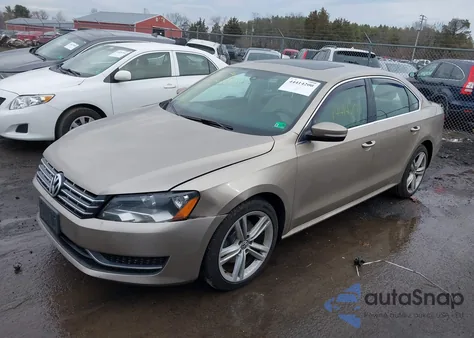 2015 Volkswagen Passat 2.0L Tdi Se z USA, uszkodzony, nr VIN 1VWBV7A30FC019177